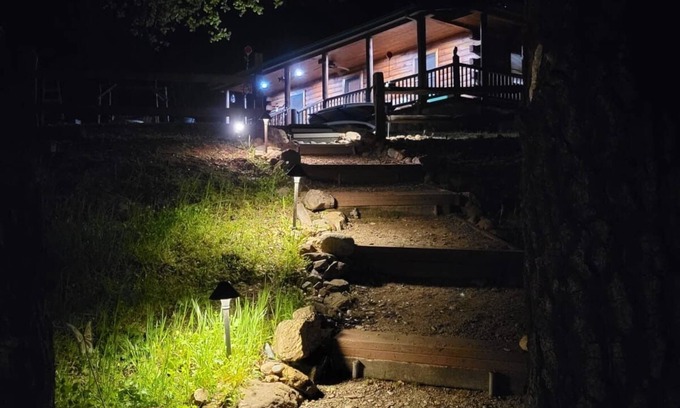 Paso Robles Cabina | Lake Cabin on 10acres w/ Seasonal Waterfront Views