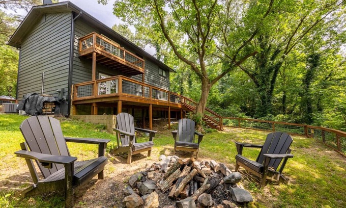 Jones Mills Casa | Lake Catherine Home w/ Fire Pit + Dock + Boat!