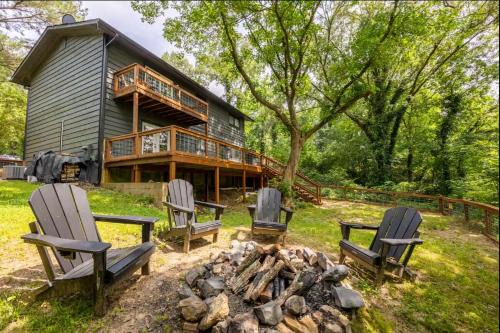 Jones Mills Casa | Lake Catherine Home w Fire Pit, Dock Swim Dock!
