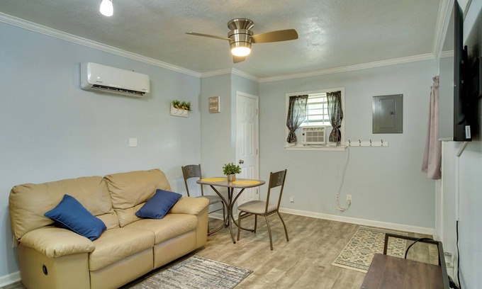 Lake Charles Cabaña | Lake Charles Vacation Rental ~ 3 Mi to Downtown