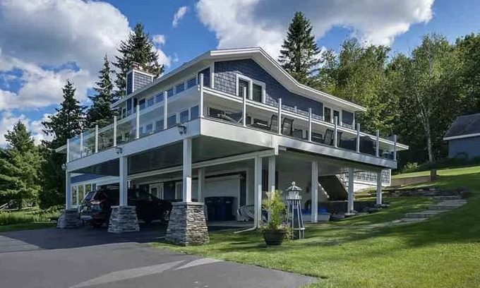 Boyne City Casa | Lake Charlevoix Lake House, 1 mile to Boyne City, 7 miles to Ski Boyne Mountain.