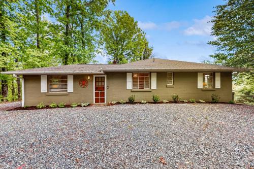 Hiawassee Casa | Lake Chatuge Cottage