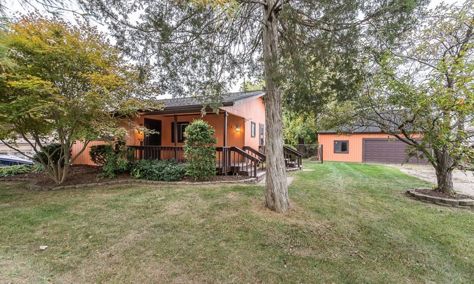 Howell Cabaña | Lake Chemung Cottage near Crystal Gardens