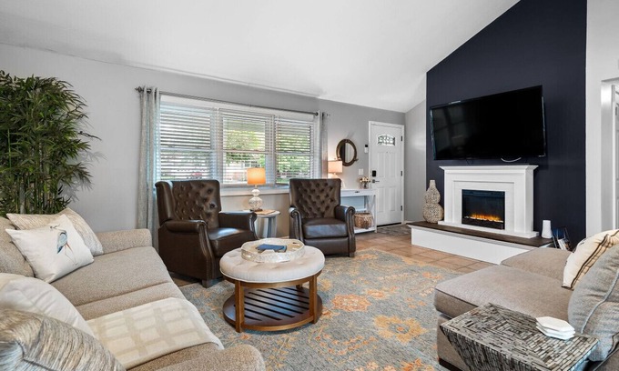 Avon Lake Apartamento | Lake Cottage|Hot Tub|Game Room|Sleeps 7
