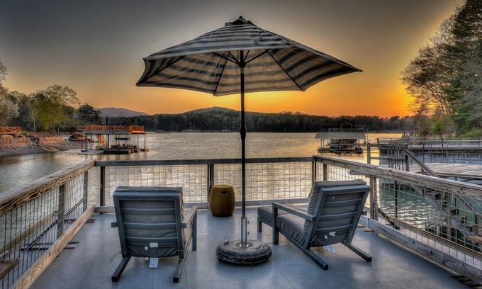 Morganton Cabina | Lake Cove Oasis - Waterfront on Lake Blue Ridge | Private Yard and Dock | Pet Friendly