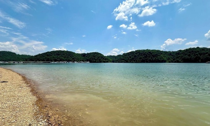 Russell Springs Cabina | Lake Cumberland Marina-Cabin 102