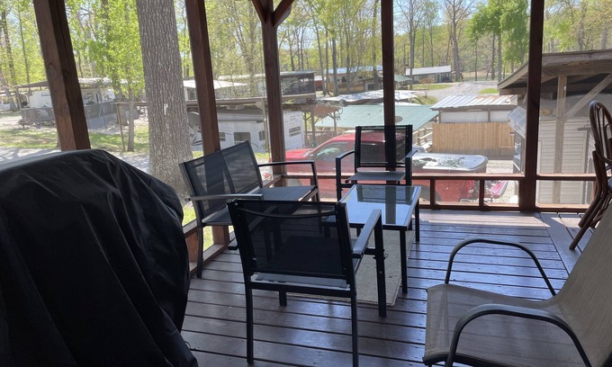 Dandridge Alquiler De RV | Lake Daze Cozy Camper in Dandridge TN on Lake Douglas. Close to Attractions!