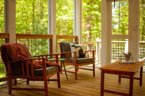 Holland Casa | Lake Effect Lodge 3 Minutes From Laketown Beach!