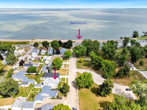 Port Clinton Casa | Lake Erie Beach Hutch