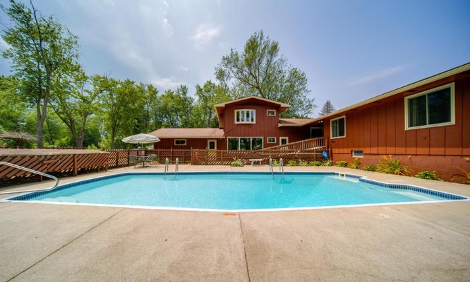 Conneaut Casa | Lake Erie Getaway with Private Pool and Yard!
