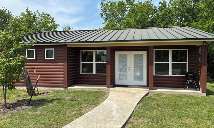 Frisco Casa | Lake Escape - 16 Person Bunkhouse.