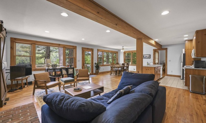 Monterey Casa | - Lake Front 4 Bdr w/ Fast Internet! -