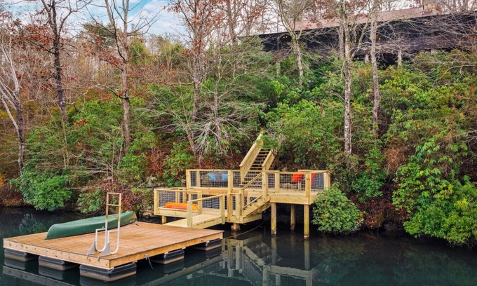 Mentone Casa | Lake Front & Access l Dock l Ping Pong