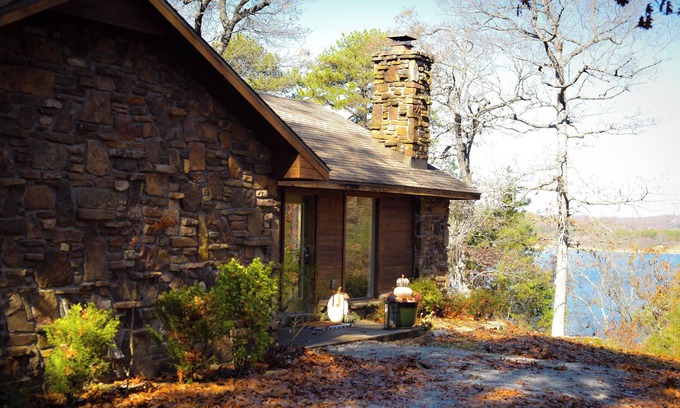 Lowell Cabina | Lake front cabin - fantastic view -Faye Jones designed cabin