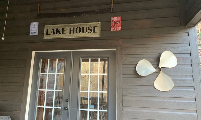Sharps Chapel Casa | Lake Front Cabin in Private Cove with Covered Dock