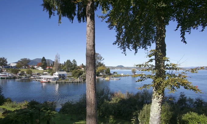 Taupo Chalet De Esquí | Lake Front Chalet in Taupo
