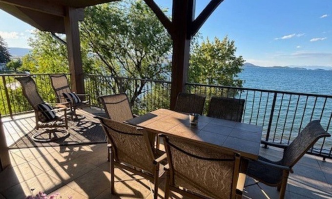 Polson Condominio | Lake Front Condo with Private Dock on Flathead Lake