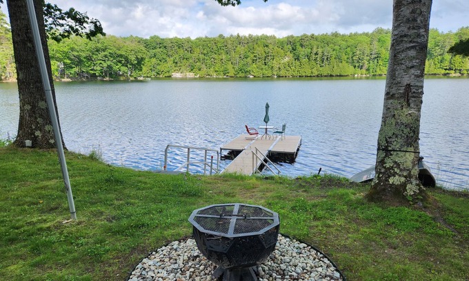 Winthrop Casa | Lake Front Cozy/Quiet 2 bedroom/ bath home with on-sight EV charger.