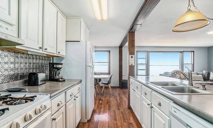 Hamlin County Casa | Lake Front Fun, Pheasant Hunting, & Ice Fishing