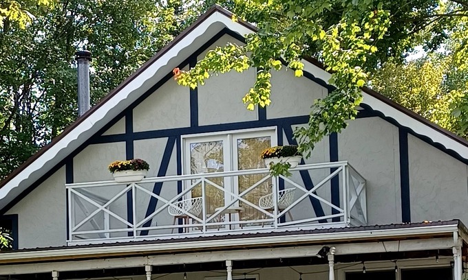 Lake Cabaña | Lake Front Getaway-Fun for the whole family!