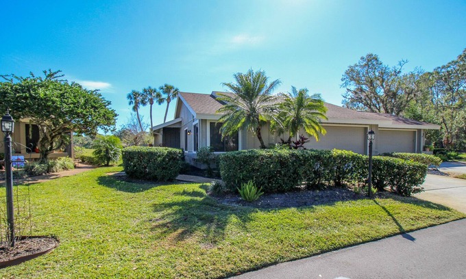 Sarasota Casa | Lake front, Golf Front, Twin Dolphin Villa