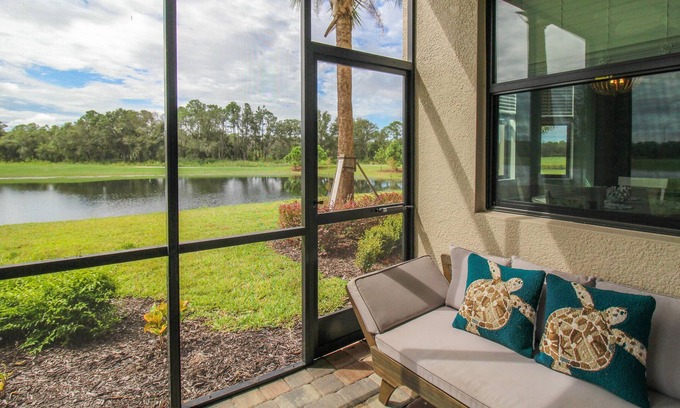 Lakewood Ranch Condominio | Lake Front, Golfing, Hole In One