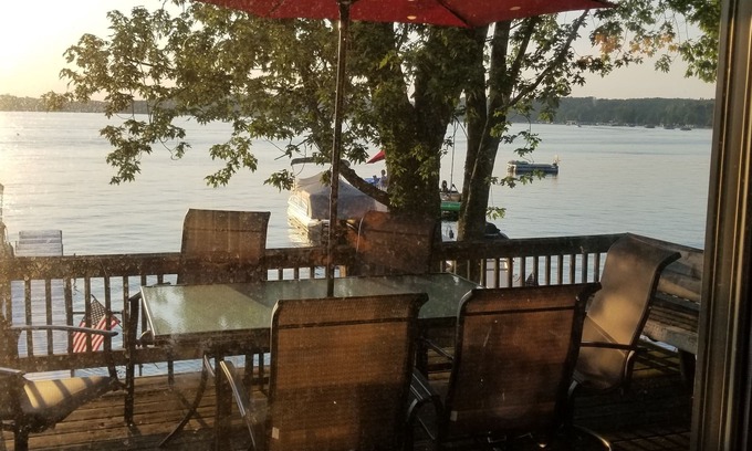 Sturgis Casa | Casa del lago en el lago Klinger en Sturgis, Michigan