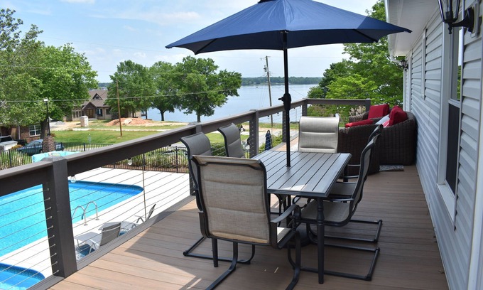 Lake Norman of Catawba Casa | Lake Front Home w/Dock, Kayaks, Private Pool - 4BR/3B Stunning Views, Sleeps 13!