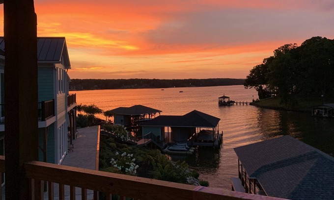 Mount Gilead Casa | Lake Front home with panoramic views
