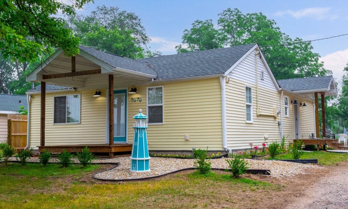 Dowling Casa | Lake front home with access to two lakes, large yard and RV hookup available!