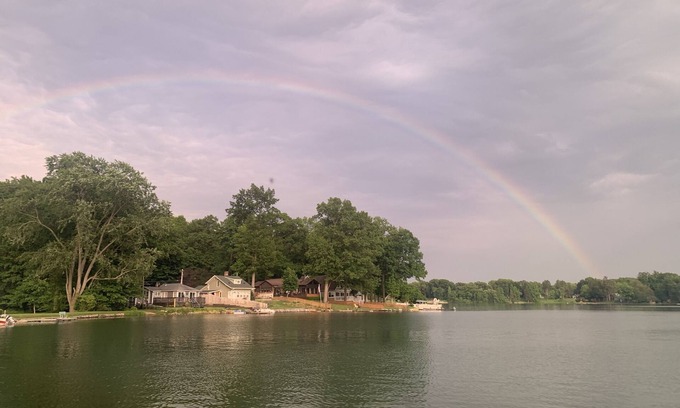 Paw Paw Casa | Lake Front House in Southwest Michigan-PONTOON AVAILABLE!