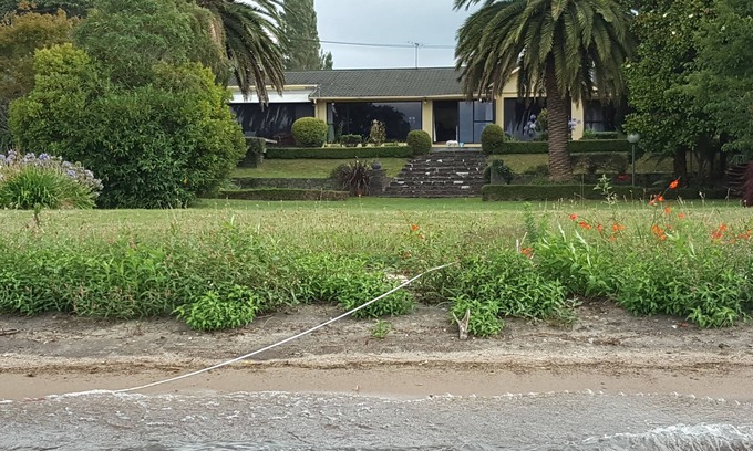 Ngongotaha Apartamento | Frente al lago de lujo a su puerta.