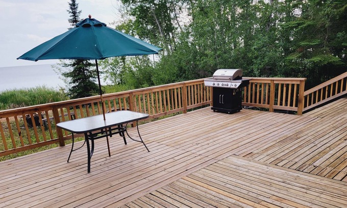 Hecla-Grindstone Provincial Park Cabaña | Lake front Paradise found