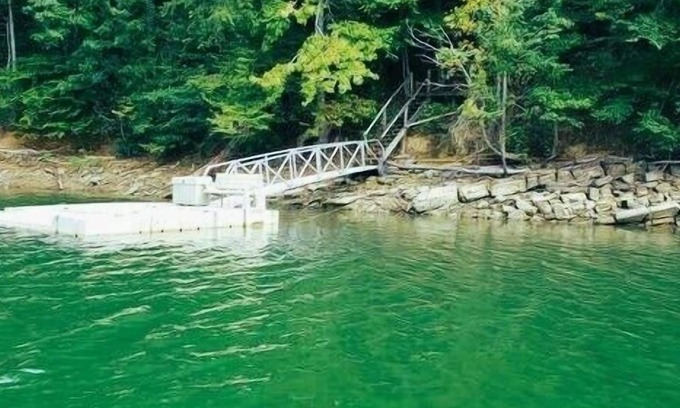 Seymour Cabina | Lake Front * Pool Table * Hot Tub