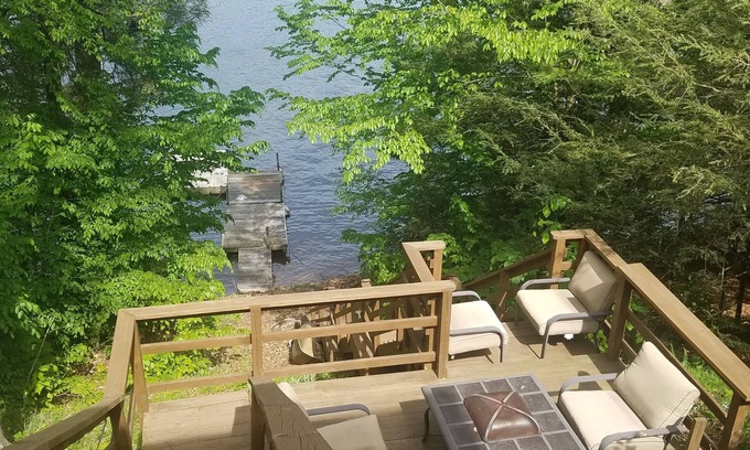 Greentown Casa | Propiedad frente al lago con espacio de muelle en el lago Wallenpaupack Big Woods 1