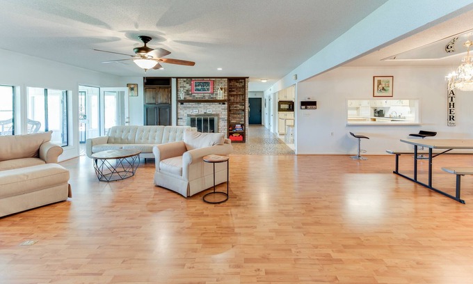 Northport Casa | Lake front property with a jaw dropping view in every room.