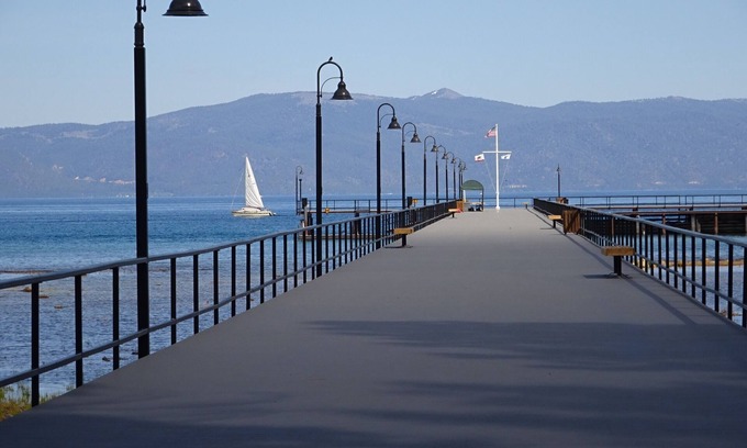 Tahoe Tavern Casa | Lake Front Property w/Pool/Pier/Patio/Tennis-Walk to Downtown Tahoe City