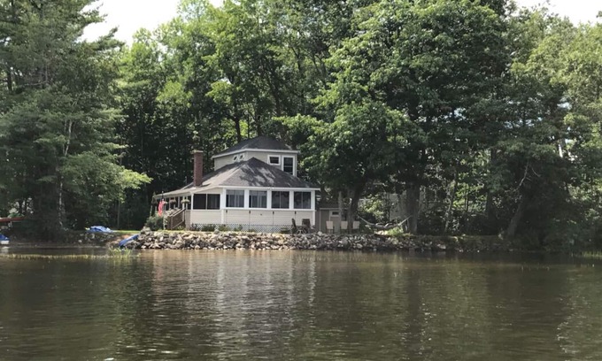 Auburn Cabaña | Lake Front Taylor Pond Cottage