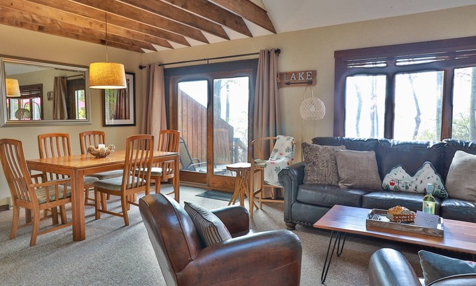Lake Harmony Casa | Lake Front Townhome in Heart of Poconos