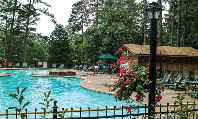 Holly Lake Ranch Cabina | LAKE & GOLF RESORT Cabin in Holly Lake Ranch w/Golf+Pools+Fishing+Kayaking+more!