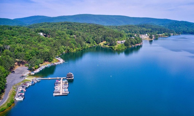 Waleska Casa | Lake, golf, trails, romantic cozy townhome retreat nestled in the hills.. awaits