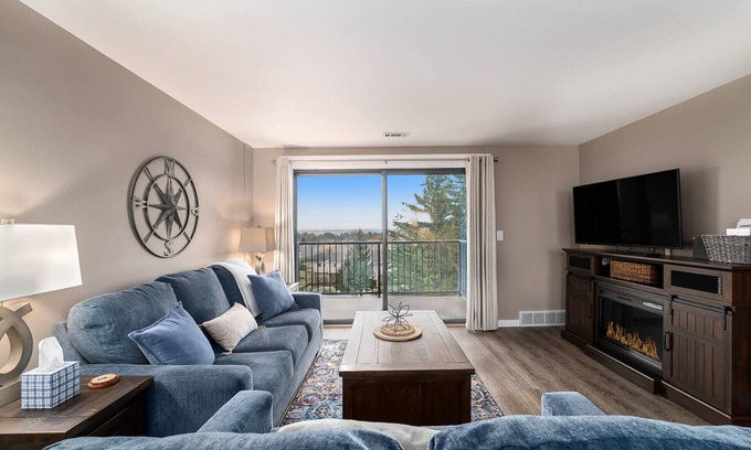 Acme Condominio | ��� Condominio hermoso campo de golf con vista al lago