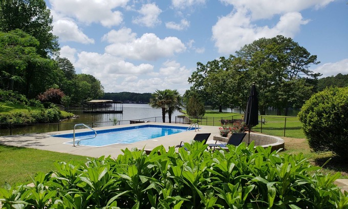 Mid America Casa | Lake Hamilton Lake House