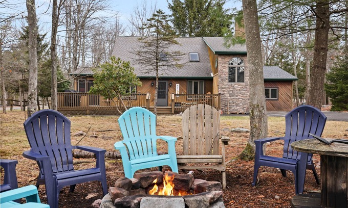 Lake Harmony Estates Casa | Lake Harmony Cabin - sleeps 13, game room, open common area, hot tub