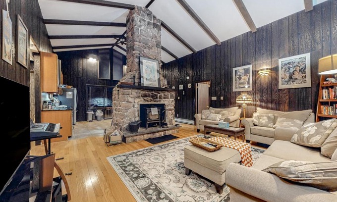 Lake Harmony Estates Casa | Lake Harmony - Pineknoll Drive Retreat