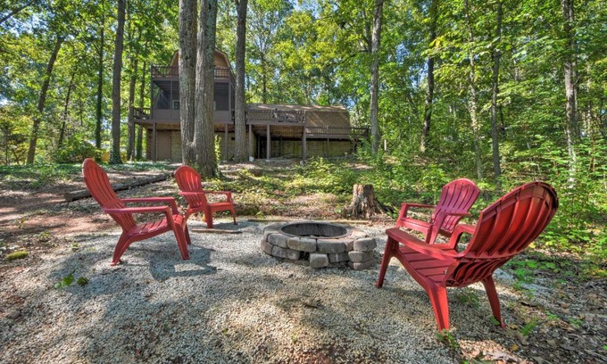 Seneca Casa | Lake Hartwell Home with Dock Less Than 10 Miles to Clemson!
