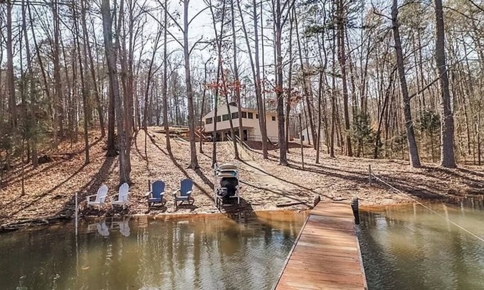 Martin Casa | Lake Hartwell NEW HOT TUB Paddle boards kayaks, 30 mins to blue ridge mountains!