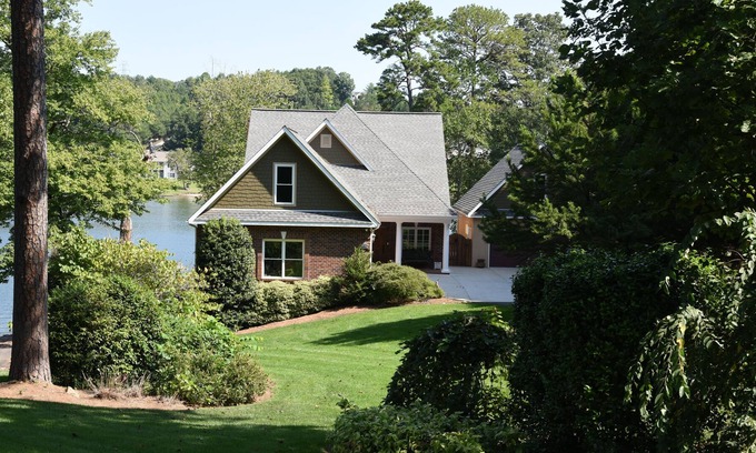 Hickory Casa | Lakefront Retreat, canal principal del lago Hickory, dentro de los límites de la ciudad de Hickory NC