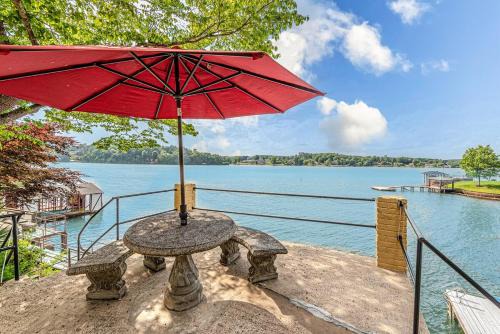 Hickory Casa | Lake Hickory Trio 1 BR Pink Unit