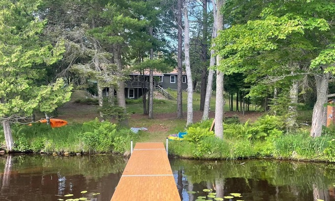 Three Lakes Casa | Lake Home on Three Lakes chain of lakes, WI Northwoods. 220 ft private frontage